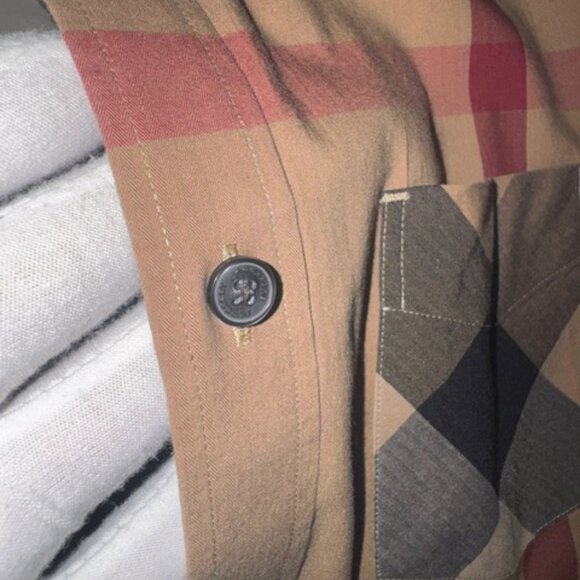 2x Vintage Burberry - Mint Condition - 1 Polo & 1 L/S Shirt - Men's Medium - Picture 8 of 16